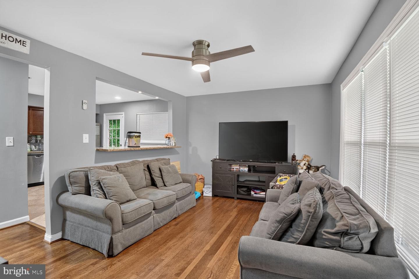 5 Pepper Mill Drive photo 2