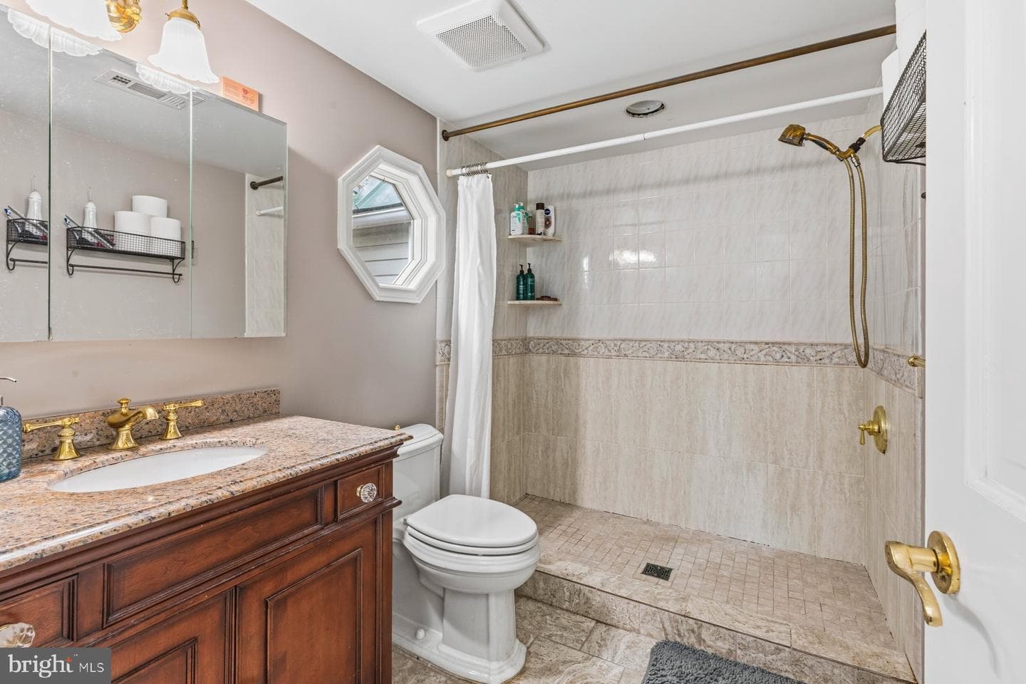 1105 Montgomery Street photo 17