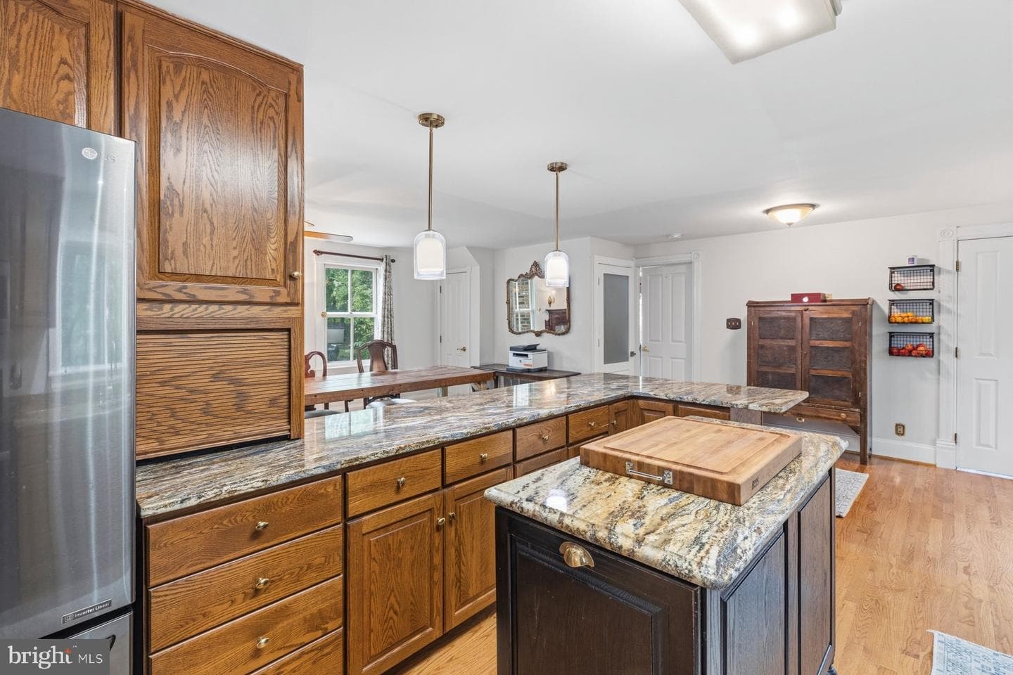 1105 Montgomery Street photo 4