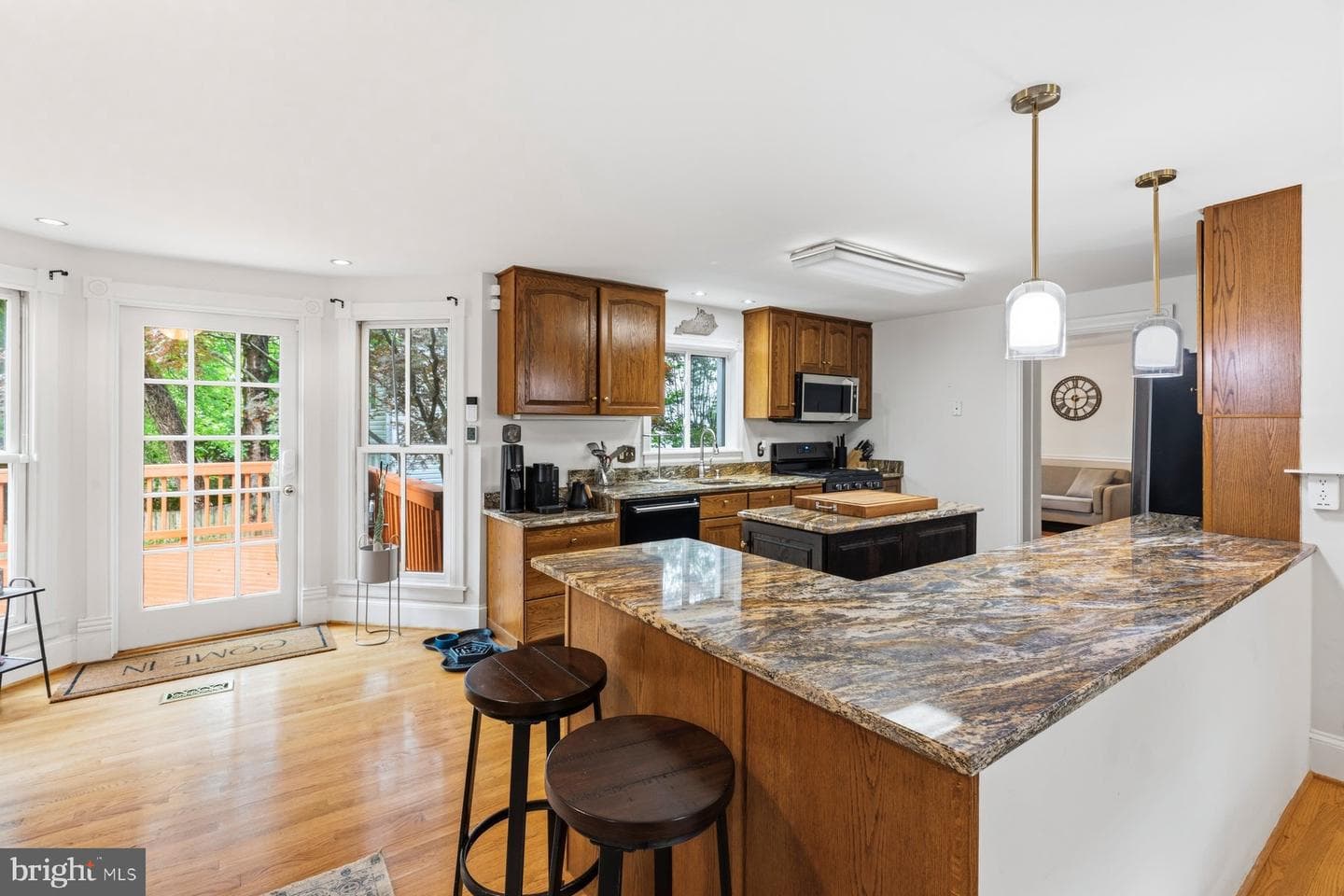 1105 Montgomery Street photo 5