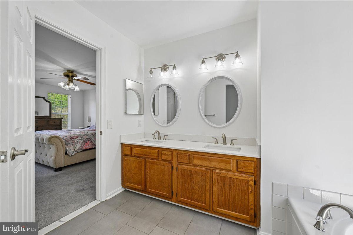 903 Brook Street photo 31