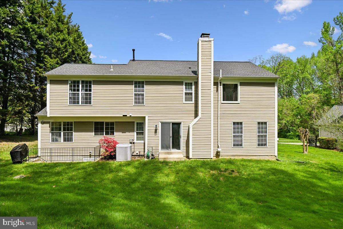 903 Brook Street photo 47