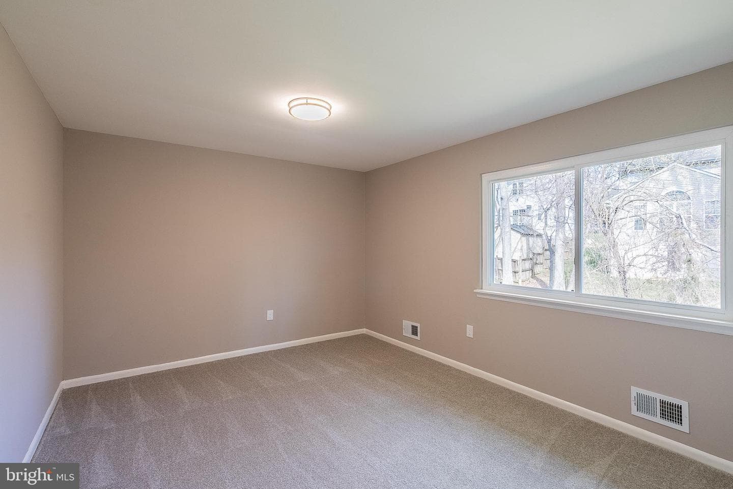 402 Warburton Oaks Drive photo 23