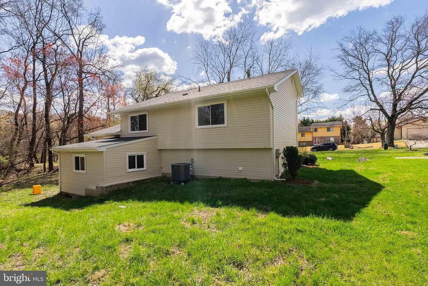 402 Warburton Oaks Drive photo 33