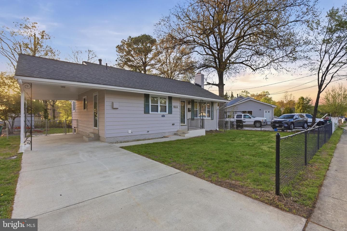 5709 Galloway Drive photo 2