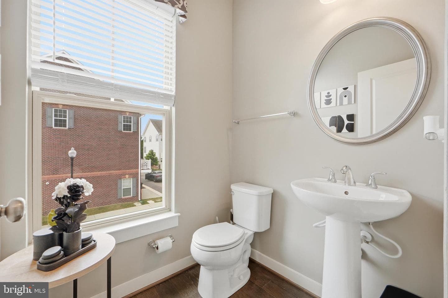 10601 Eastland Circle photo 13