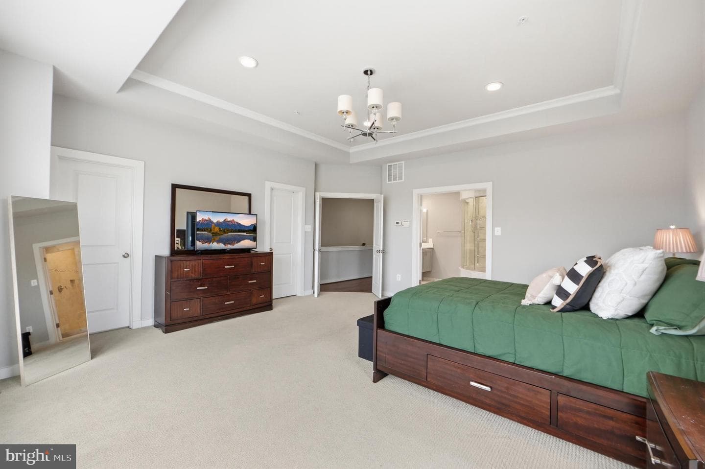 10601 Eastland Circle photo 16