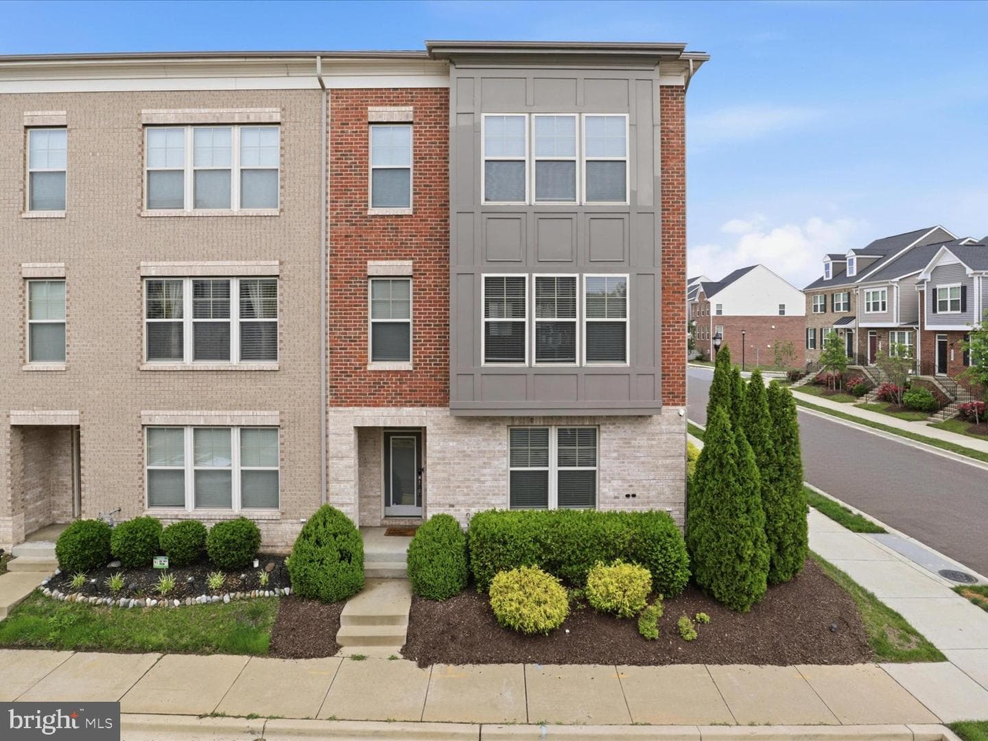 10601 Eastland Circle photo 34