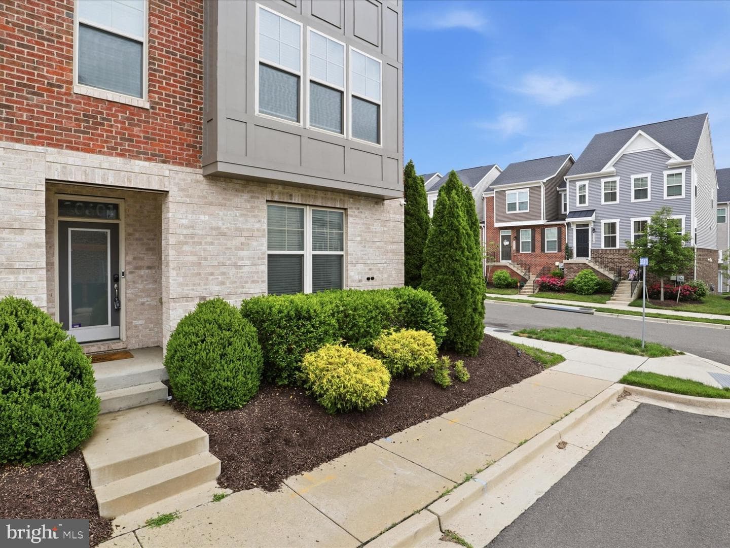 10601 Eastland Circle photo 36