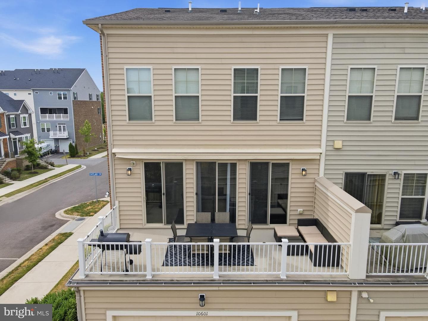 10601 Eastland Circle photo 45