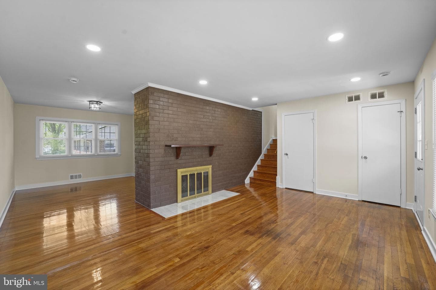 8405 Ravenswood photo 12