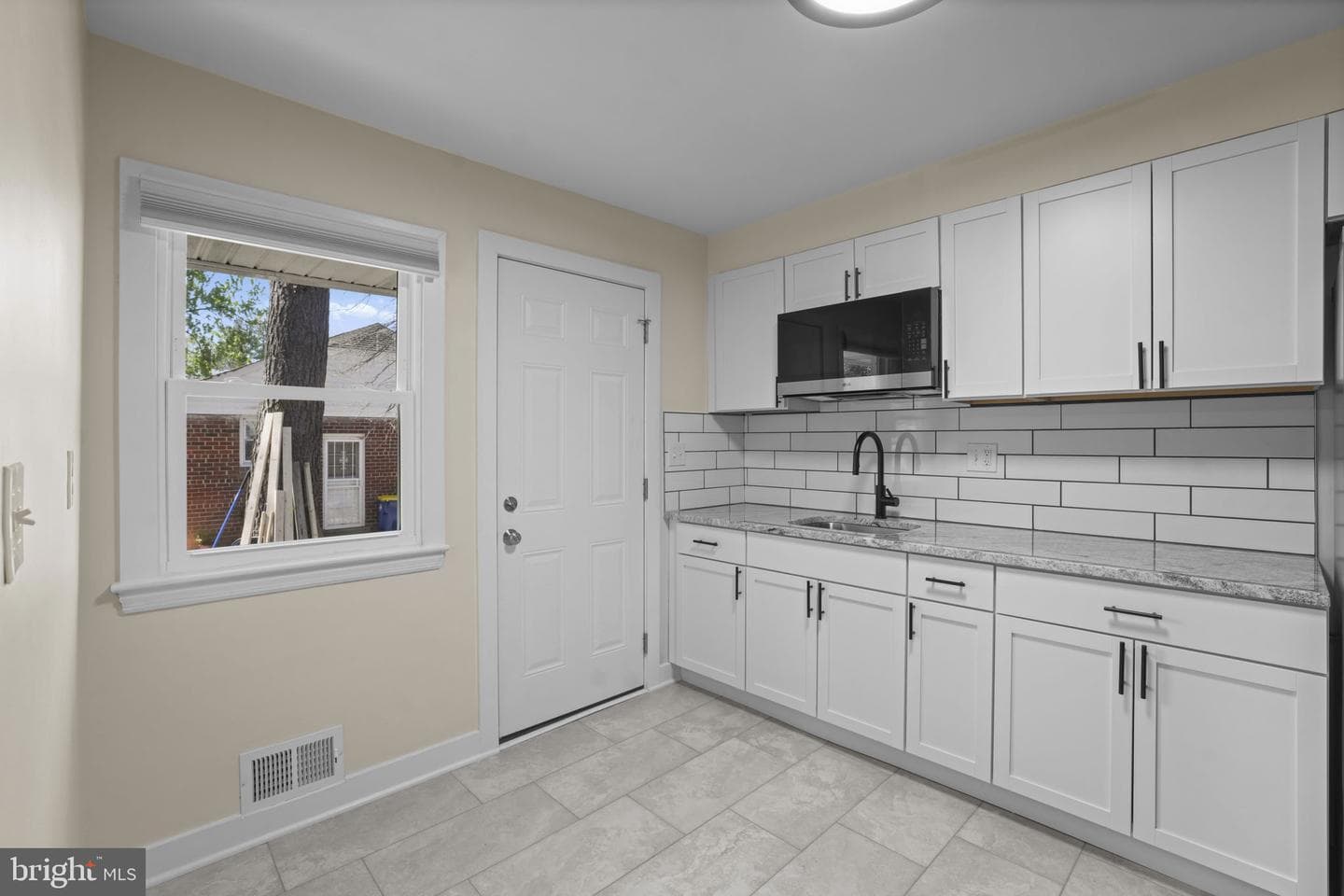 8405 Ravenswood, New Carrollton