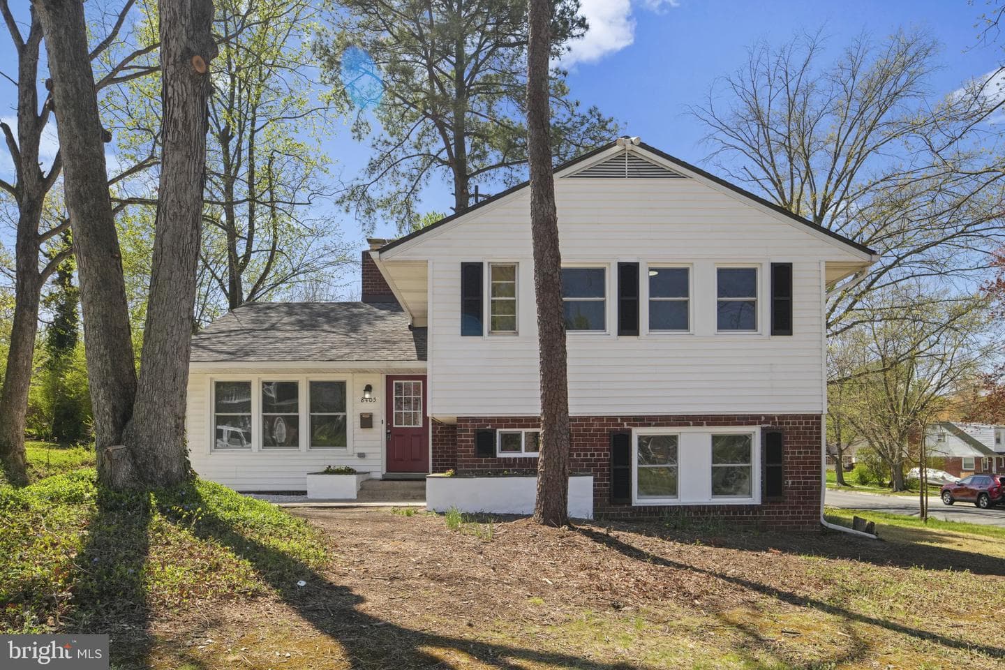 8405 Ravenswood photo 36