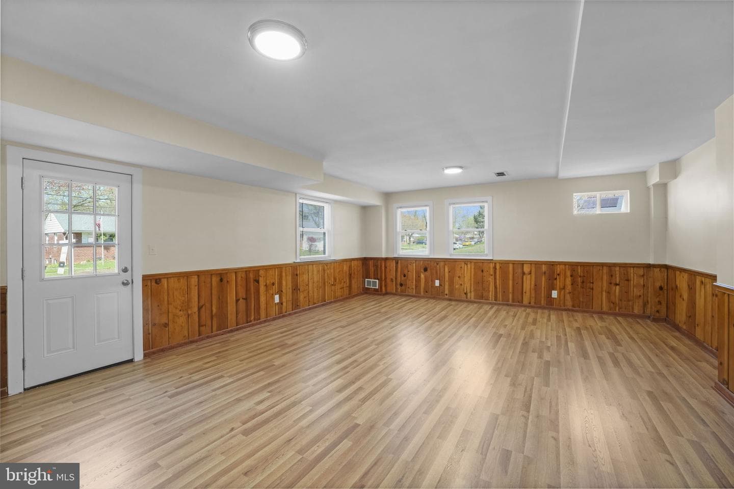8405 Ravenswood photo 41