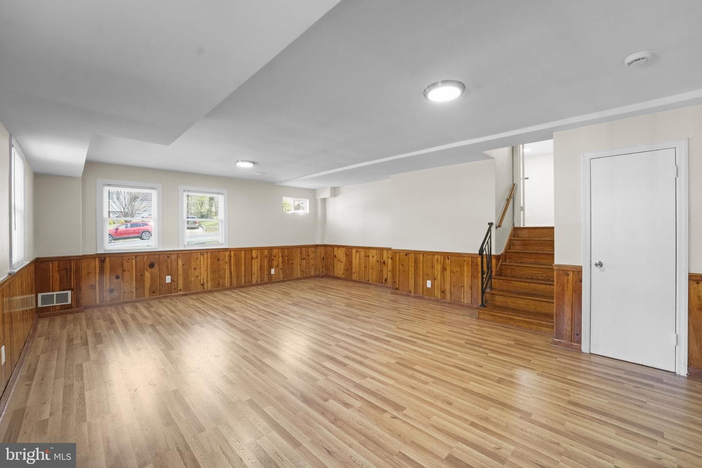 8405 Ravenswood photo 42
