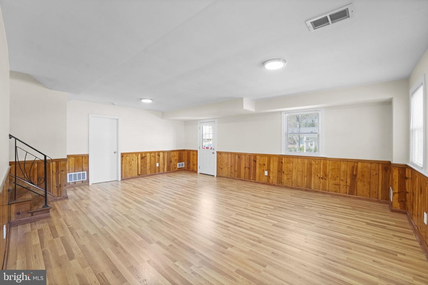8405 Ravenswood photo 44