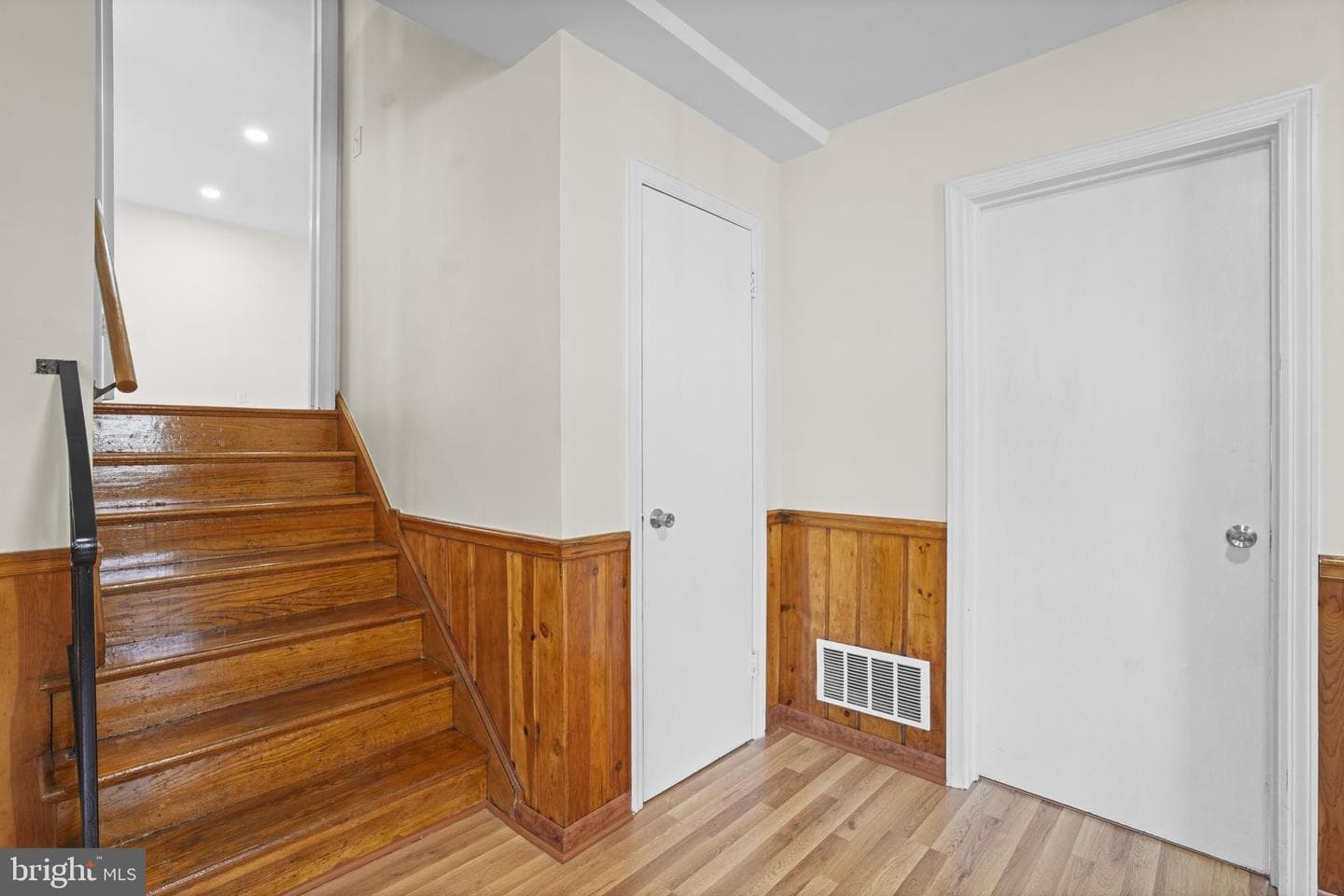 8405 Ravenswood photo 45