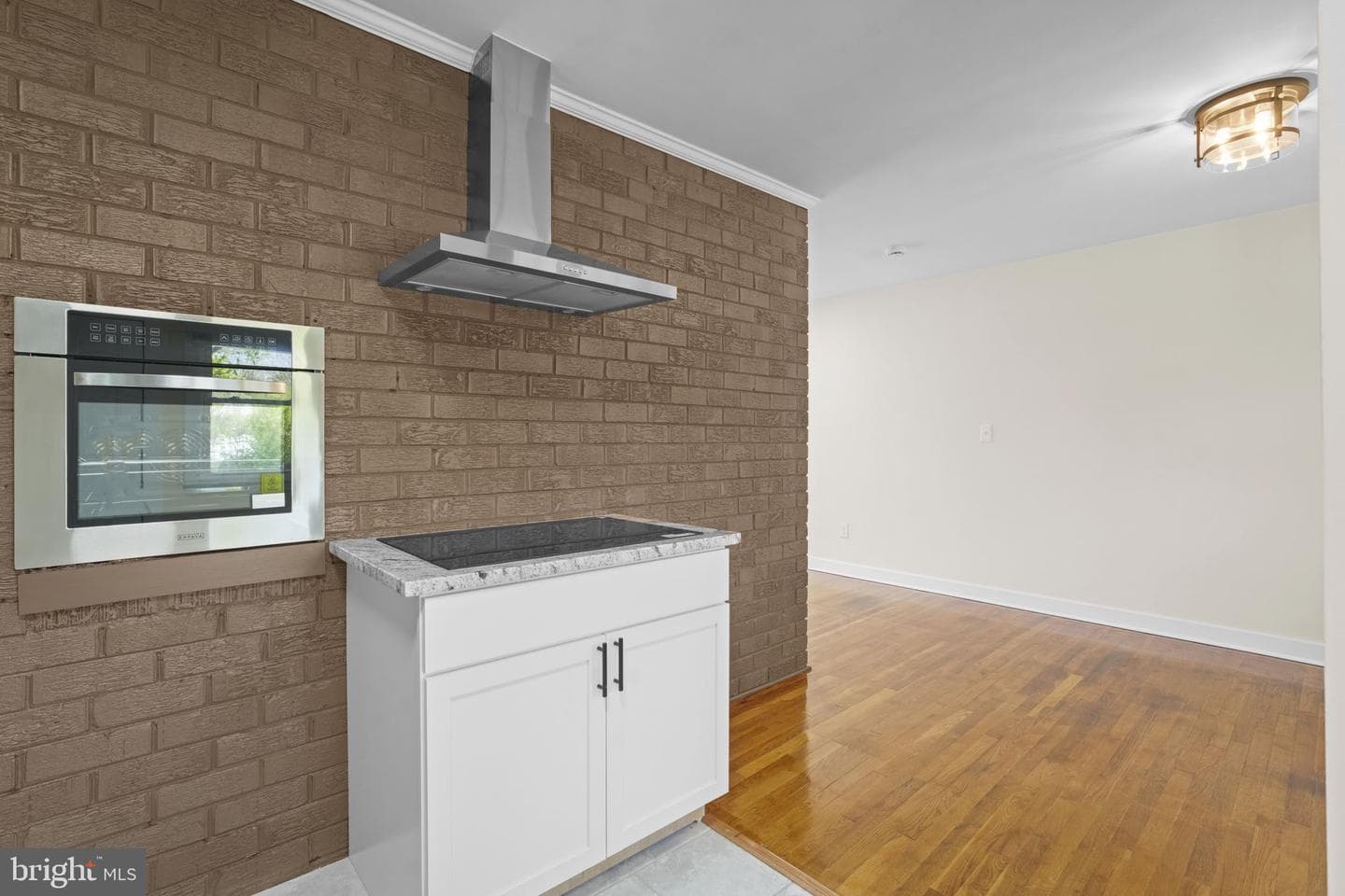 8405 Ravenswood photo 5