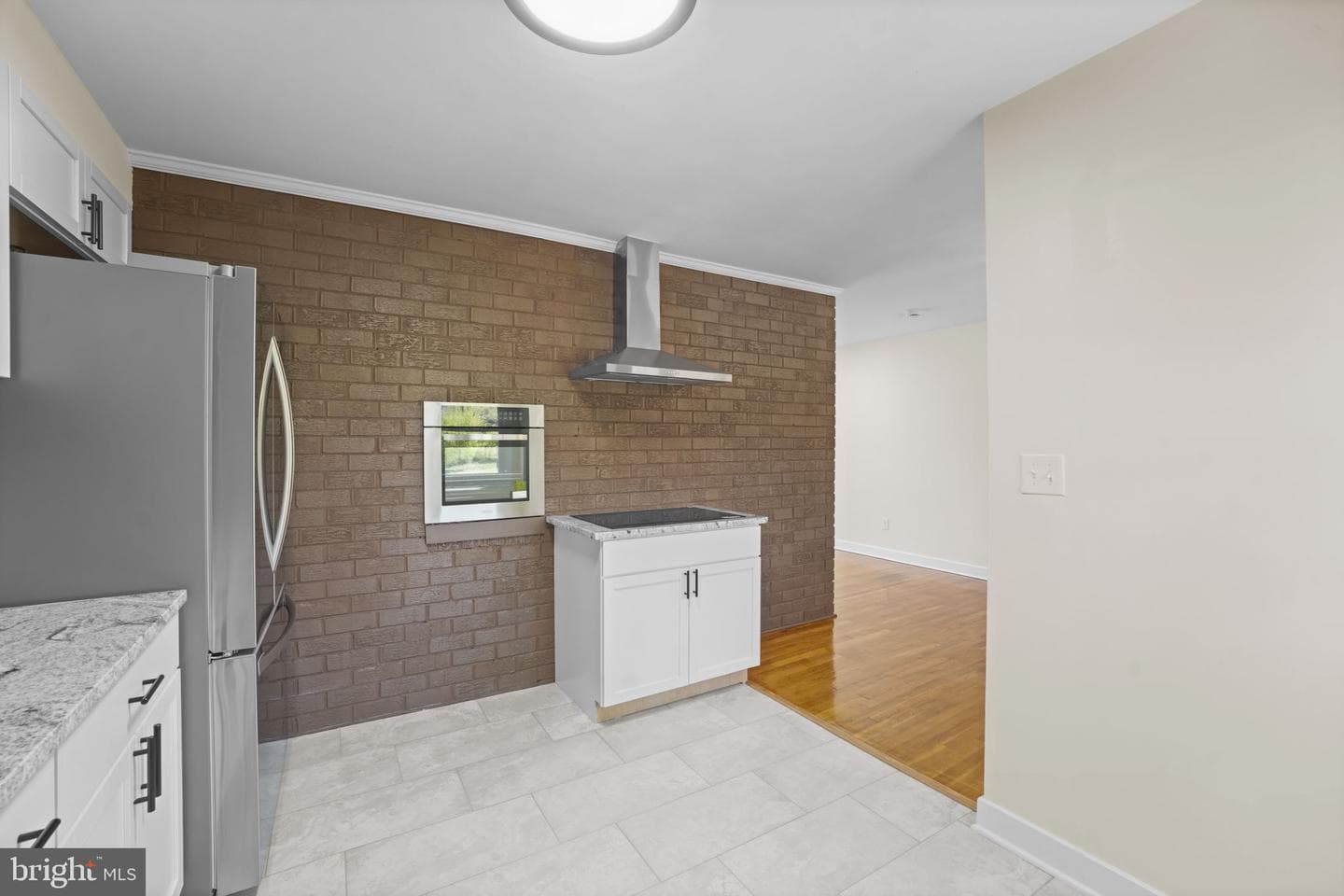 8405 Ravenswood photo 8