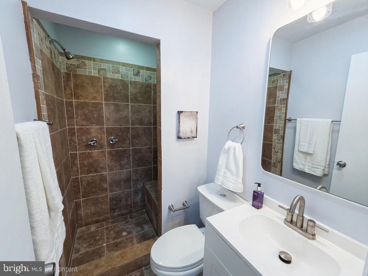 2076 Chadwick Terrace photo 12