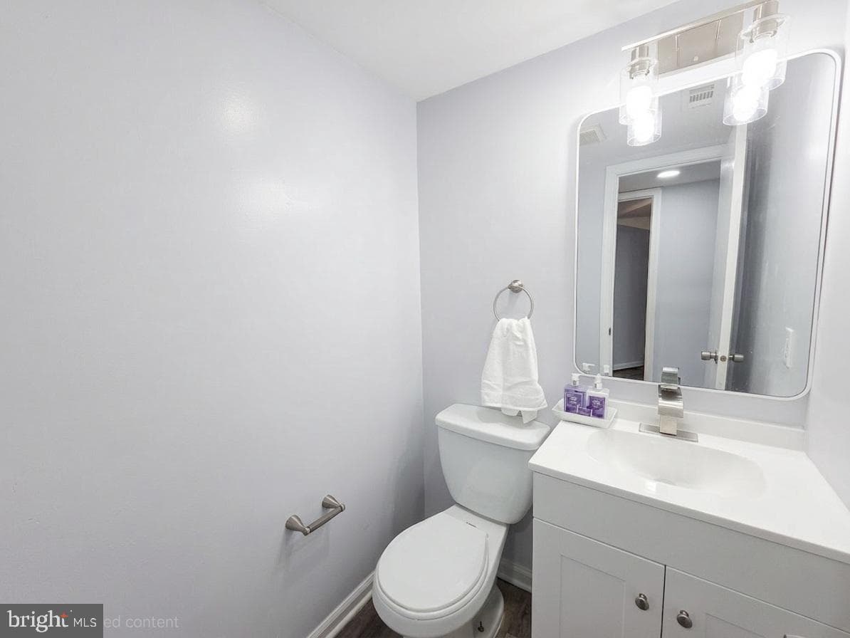 2076 Chadwick Terrace photo 17