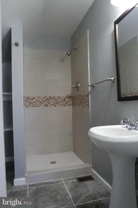 6106 Alpine Street photo 8