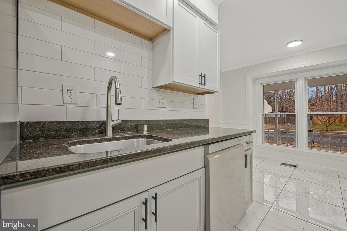 12817 Lampton Lane photo 14