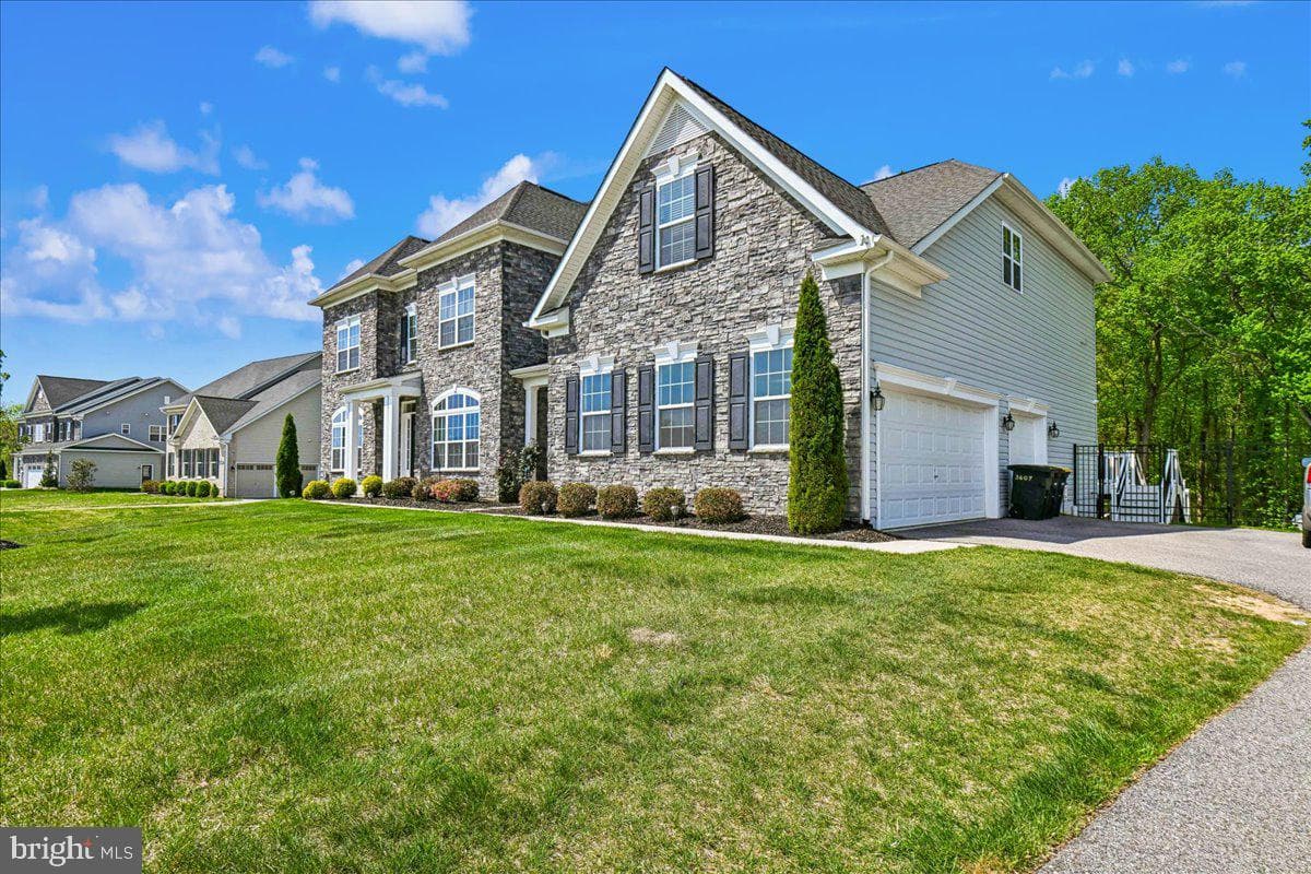 11107 King Gallahan Court photo 3