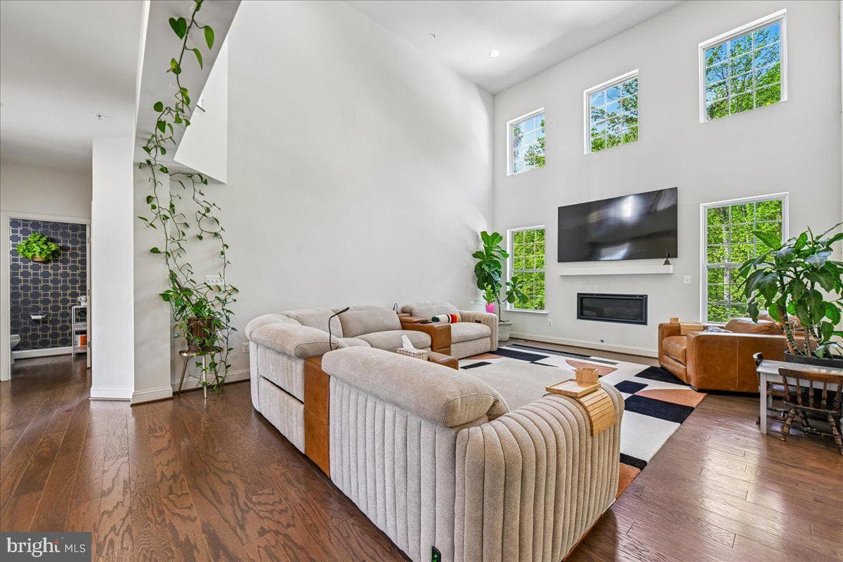 11107 King Gallahan Court photo 7