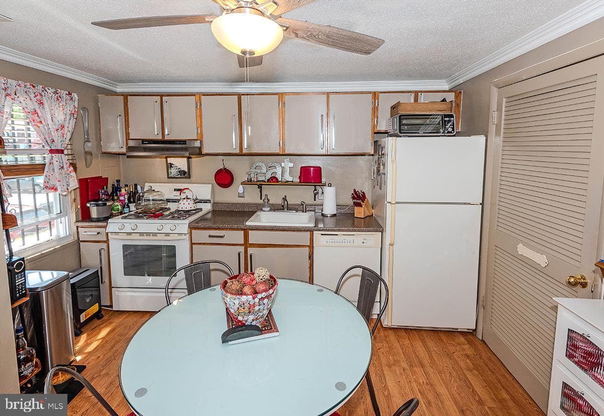 1732 Village Green Drive #a-17 photo 4