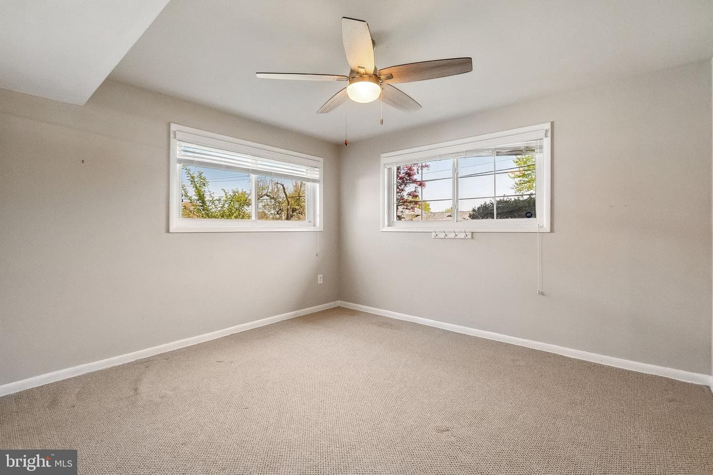 6203 Tyburn Street photo 28