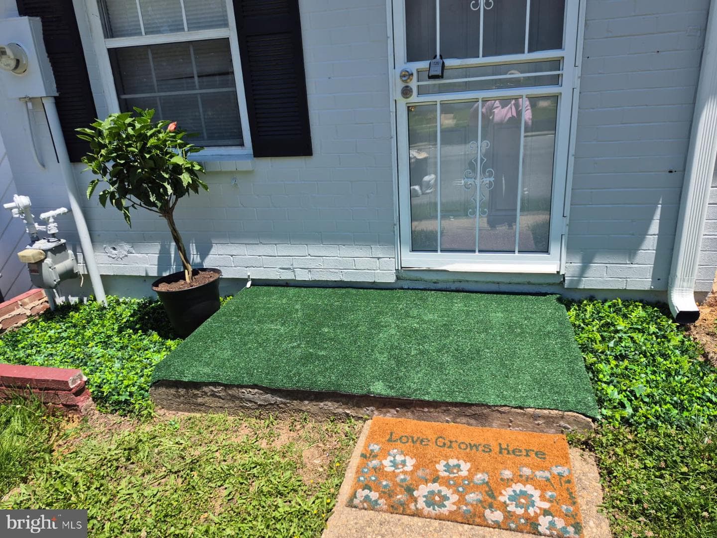 1835 Village Green Drive photo 7