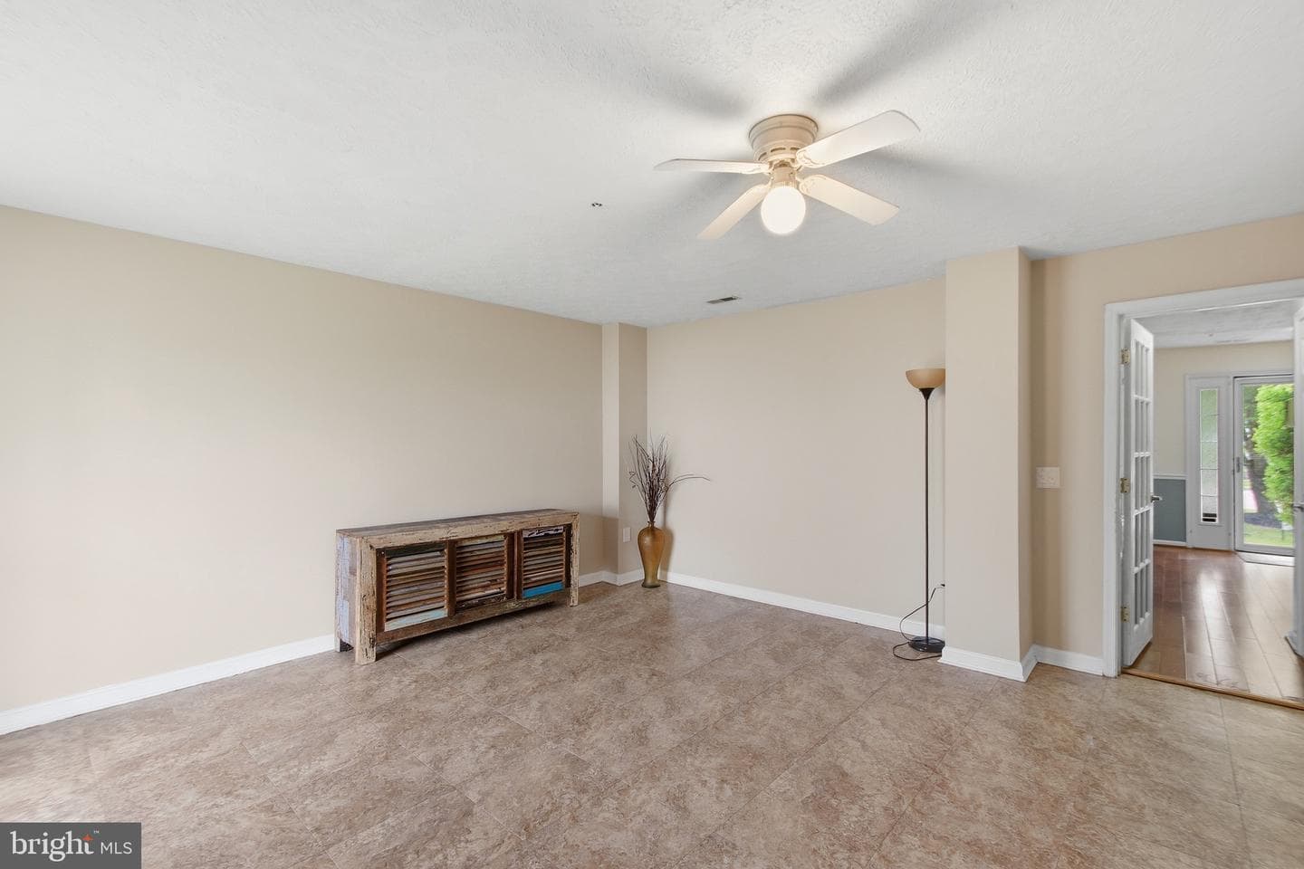9089 Hardesty Drive photo 7