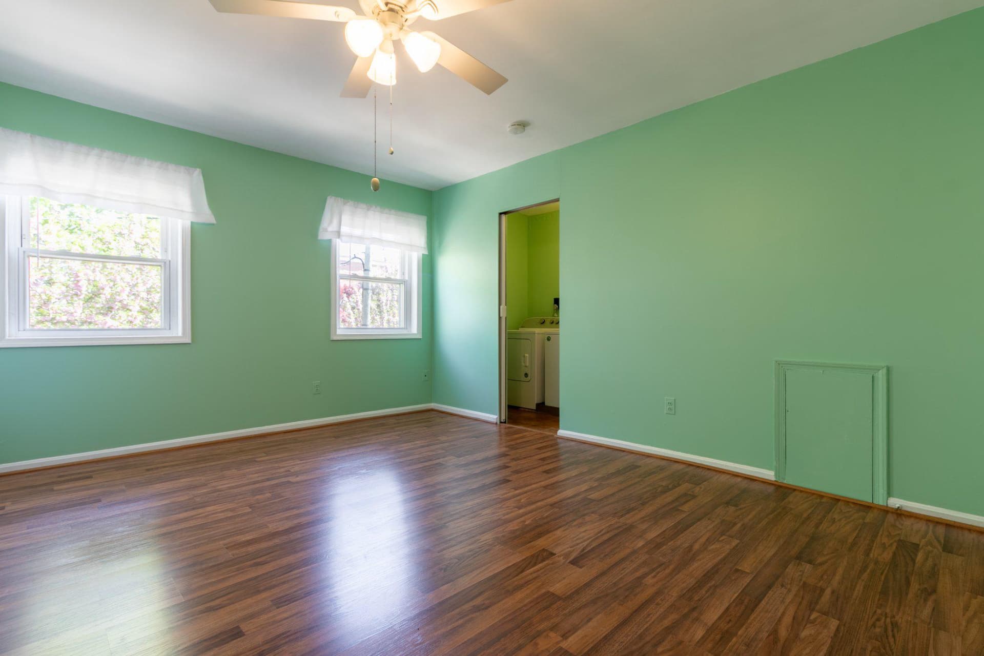 7950 Lakecrest Drive photo 18