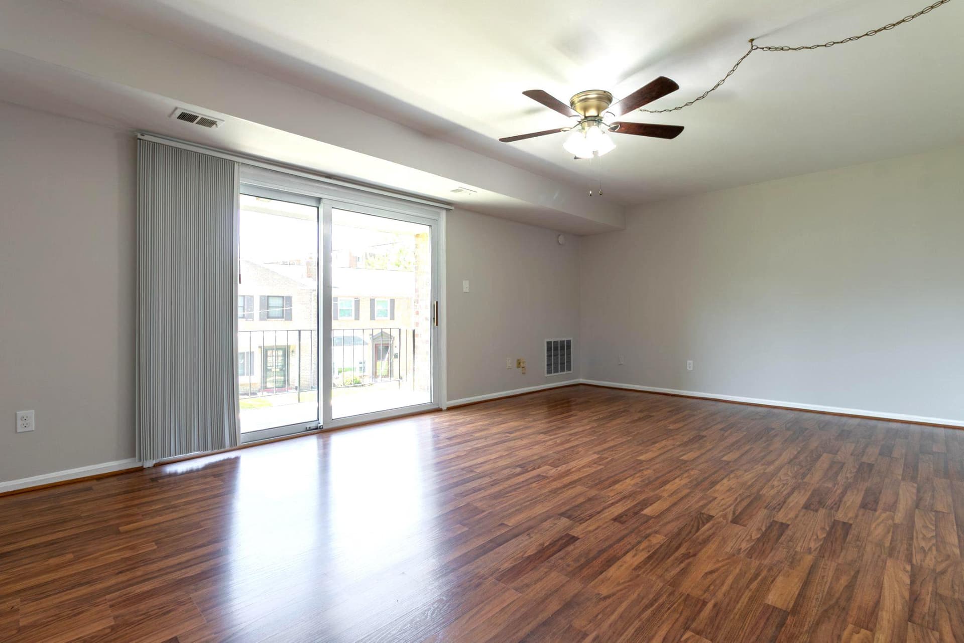7950 Lakecrest Drive photo 7