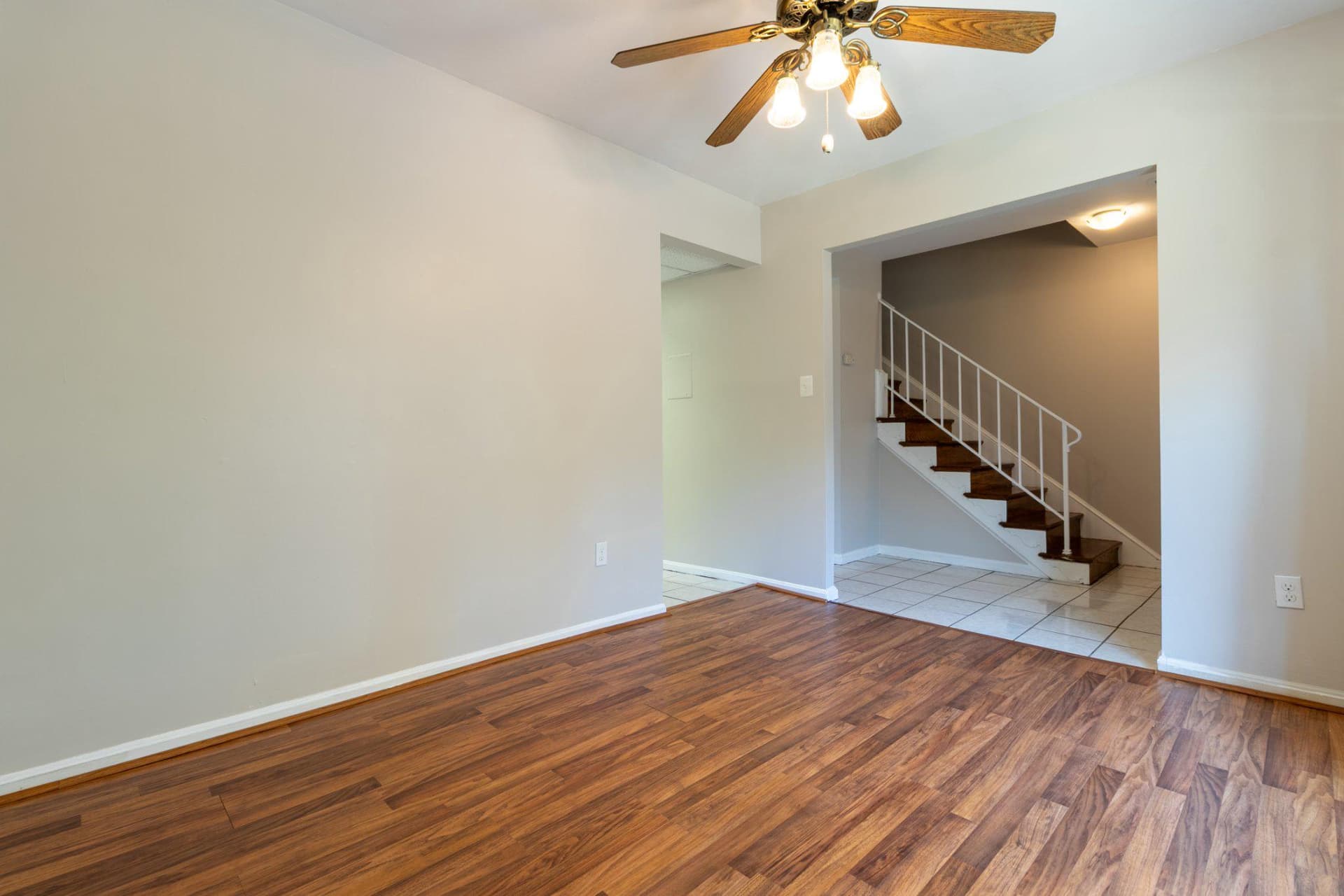 7950 Lakecrest Drive photo 9