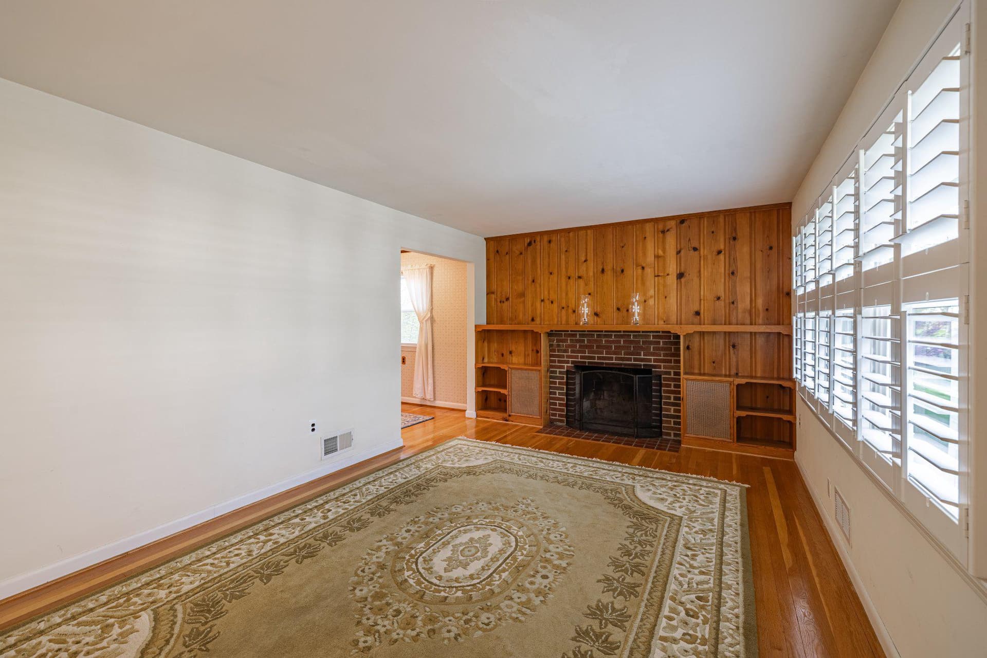 10904 Fleetwood Drive photo 4