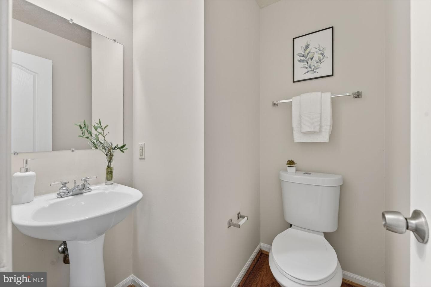 1546 Deep Gorge Court photo 8