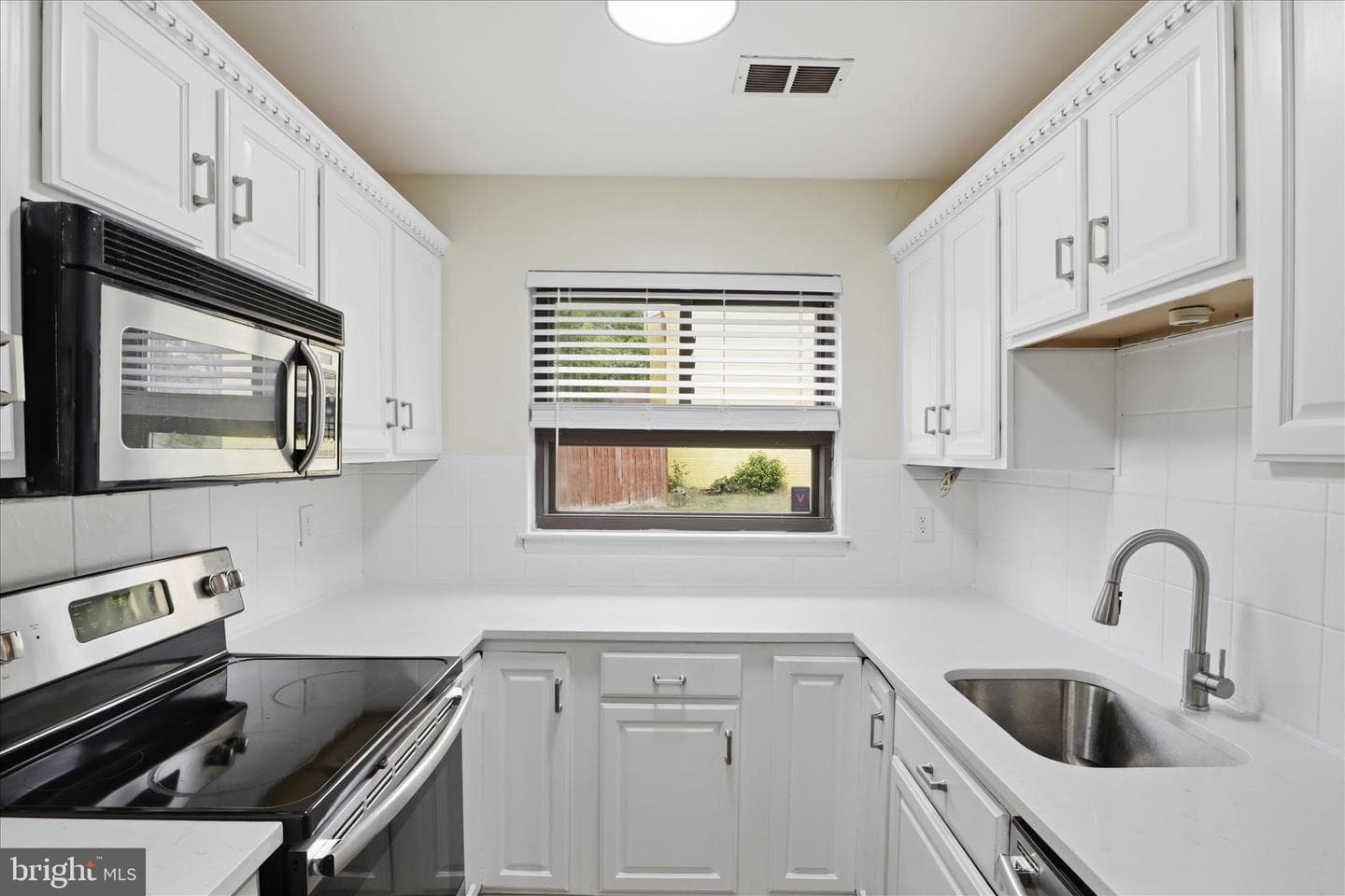8642 Brae Brooke Drive photo 10