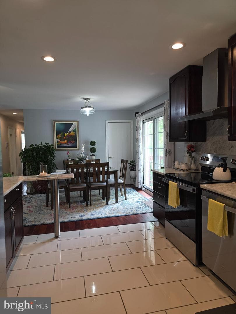 13016 Ingleside Drive photo 9