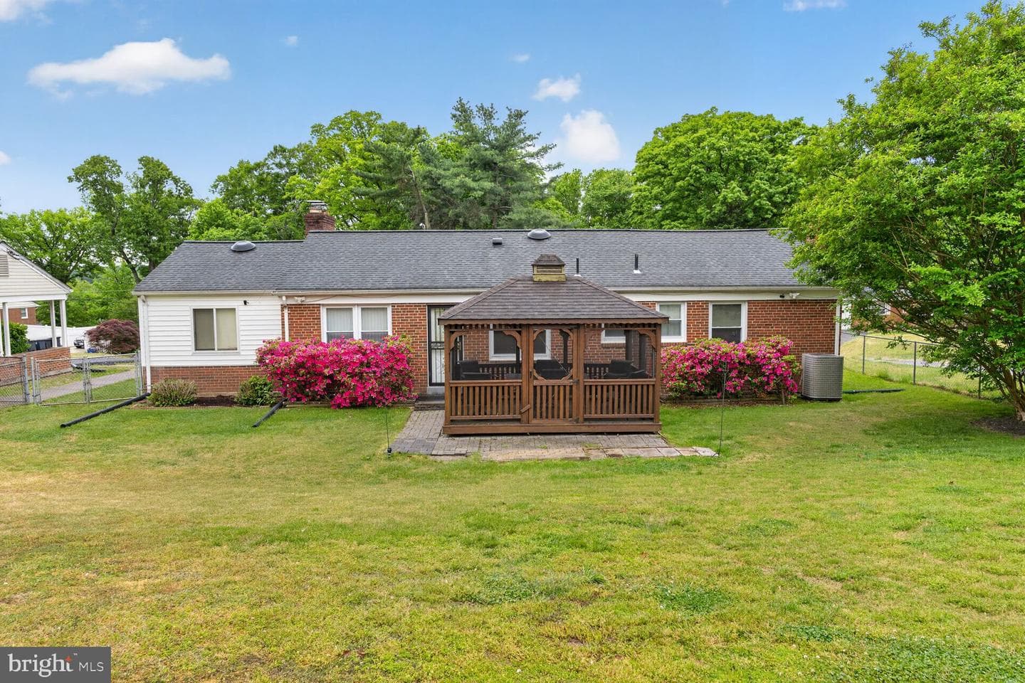 3804 Hemlock Place photo 25