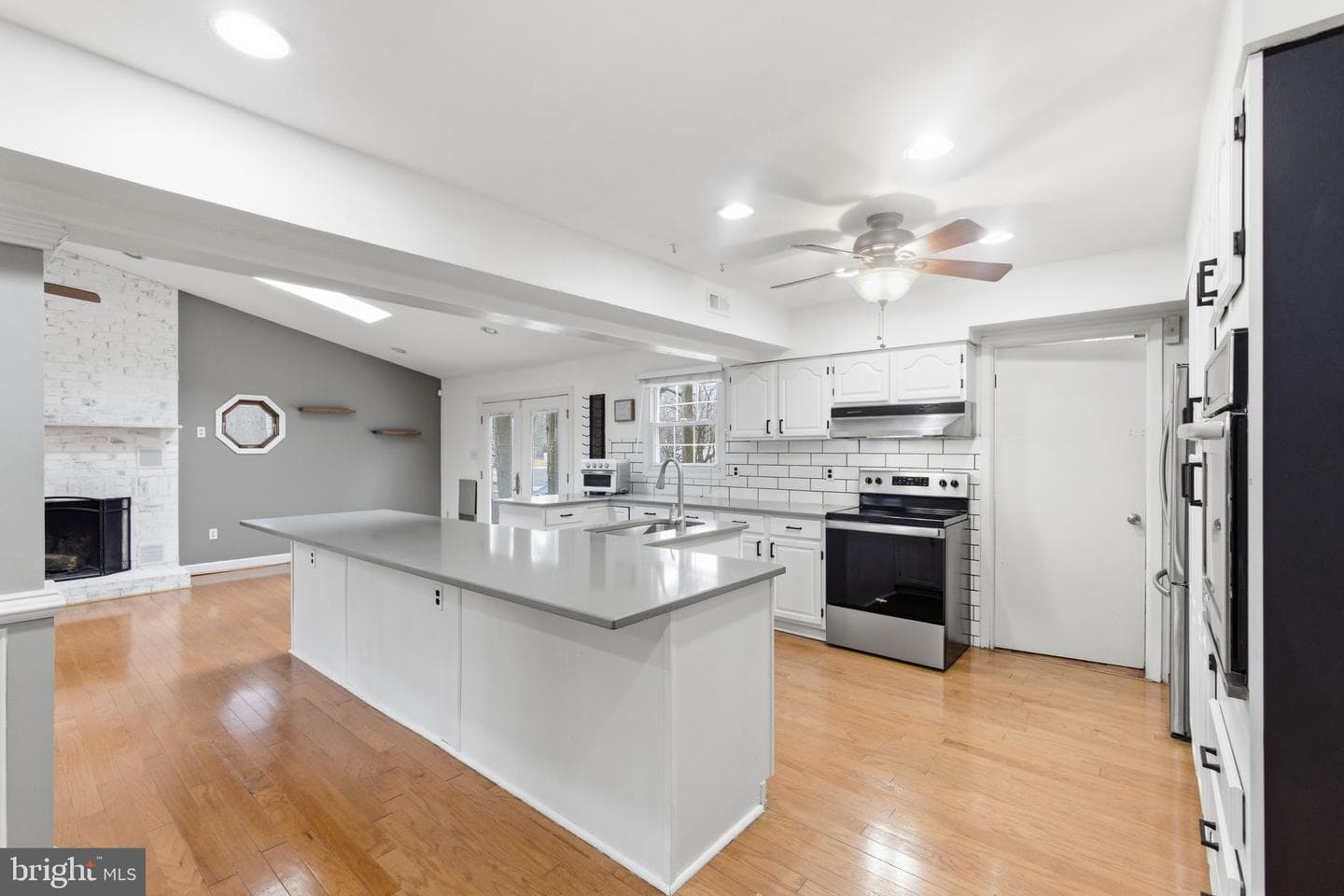 12801 Hadley Lane photo 11