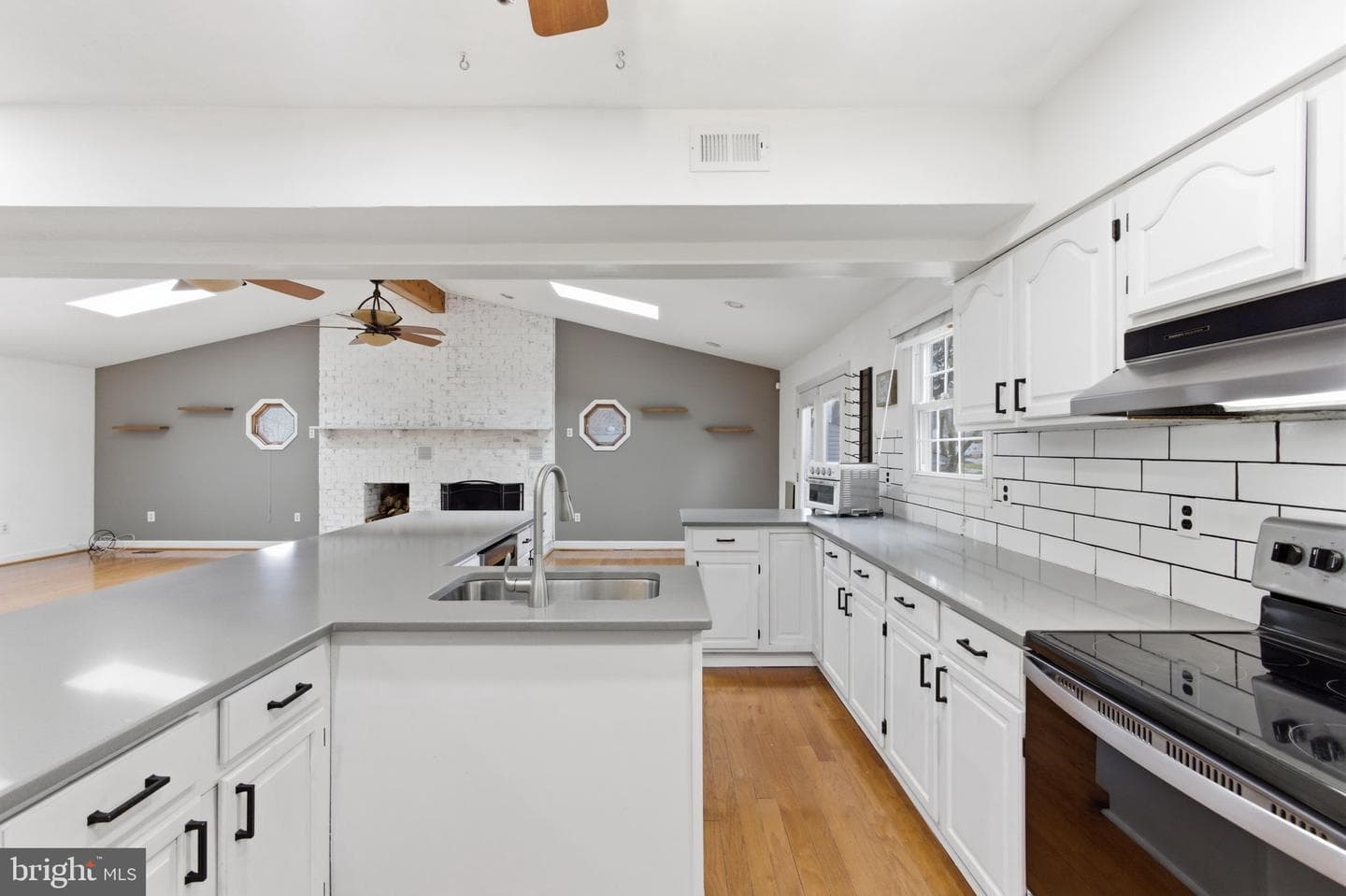 12801 Hadley Lane photo 8
