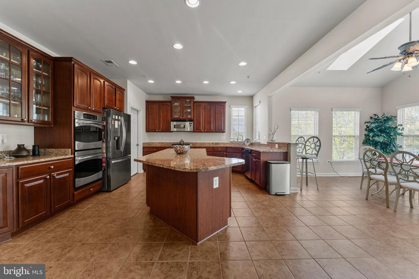 10916 Sir Paul Place photo 27