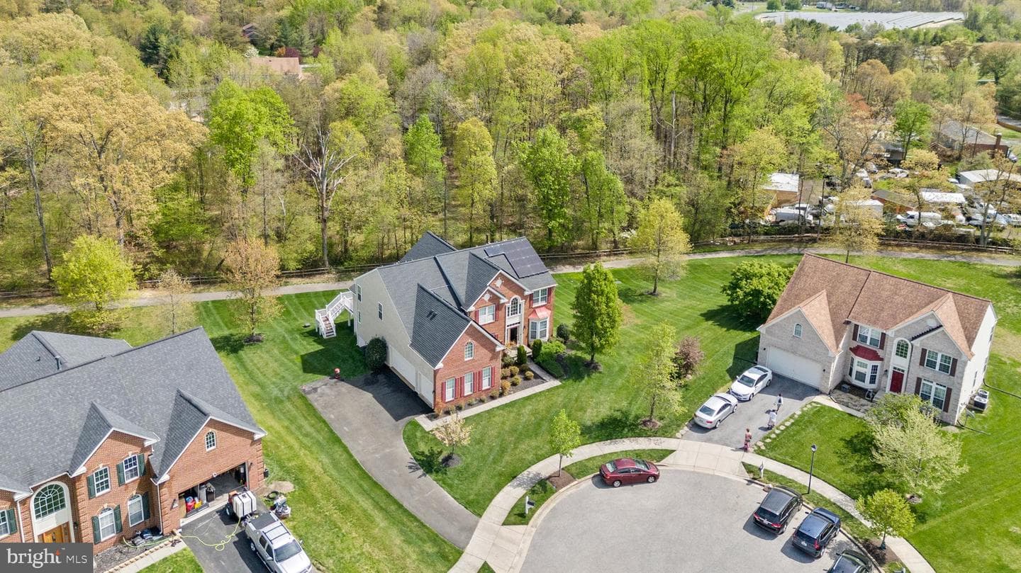 10916 Sir Paul Place photo 4