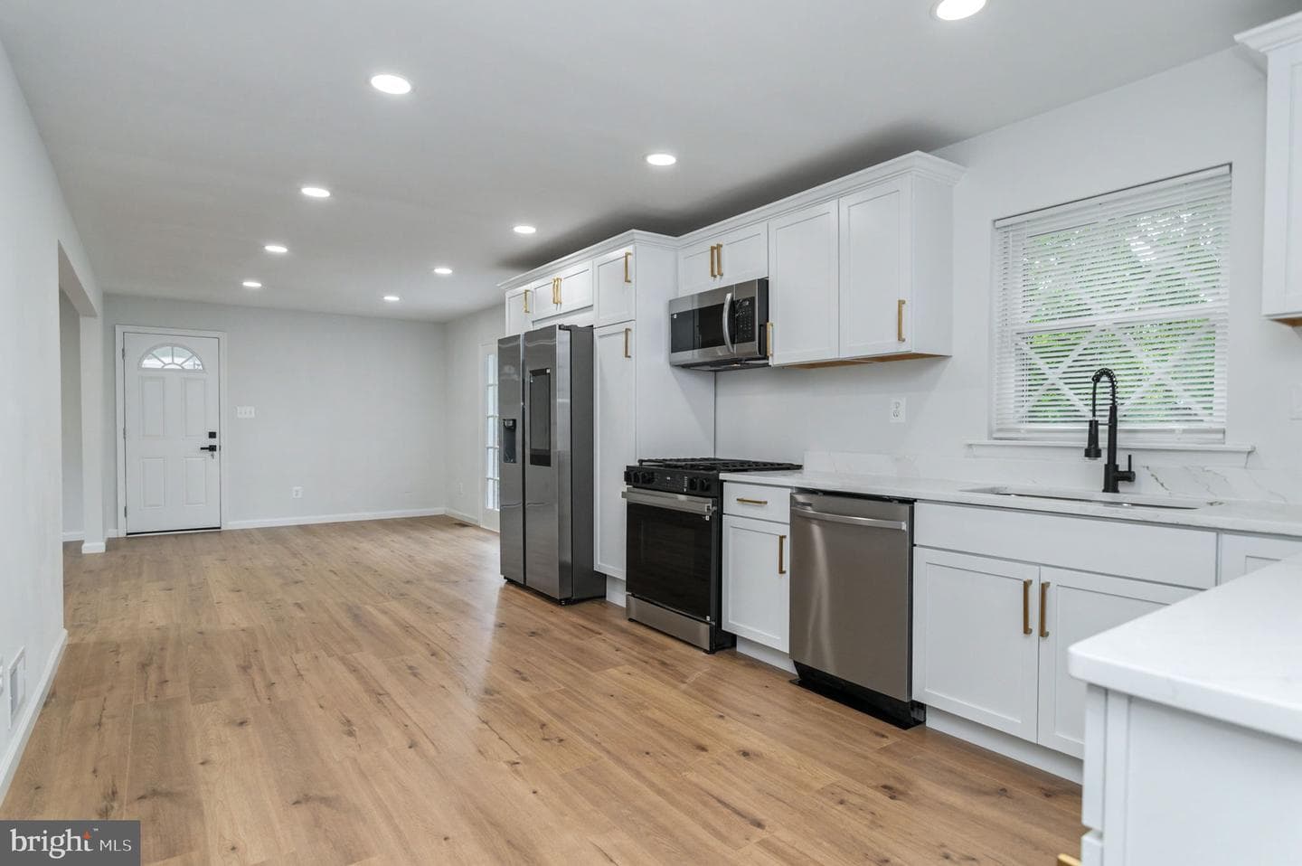 10906 Bennington Drive photo 16