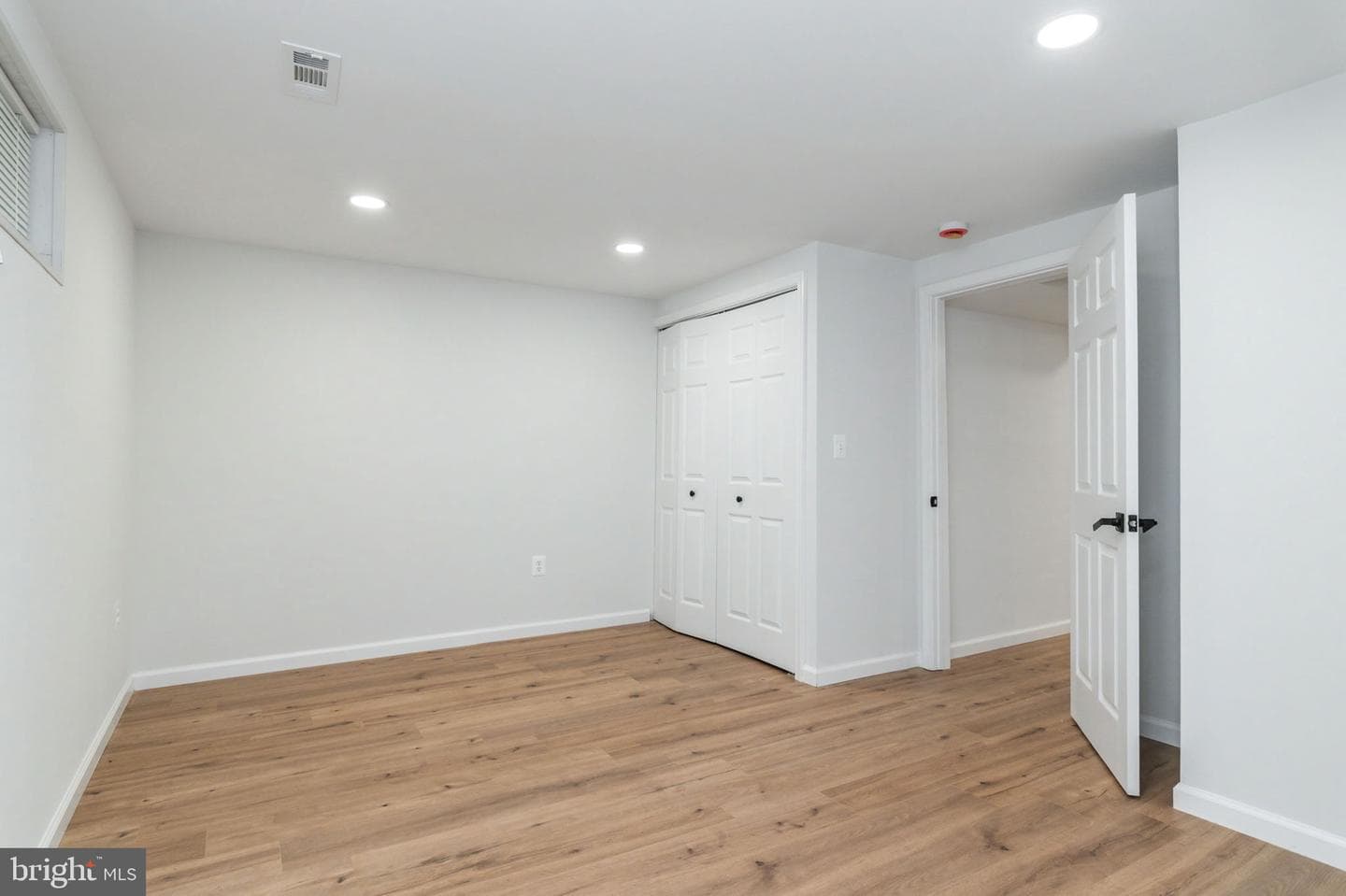 10906 Bennington Drive photo 32