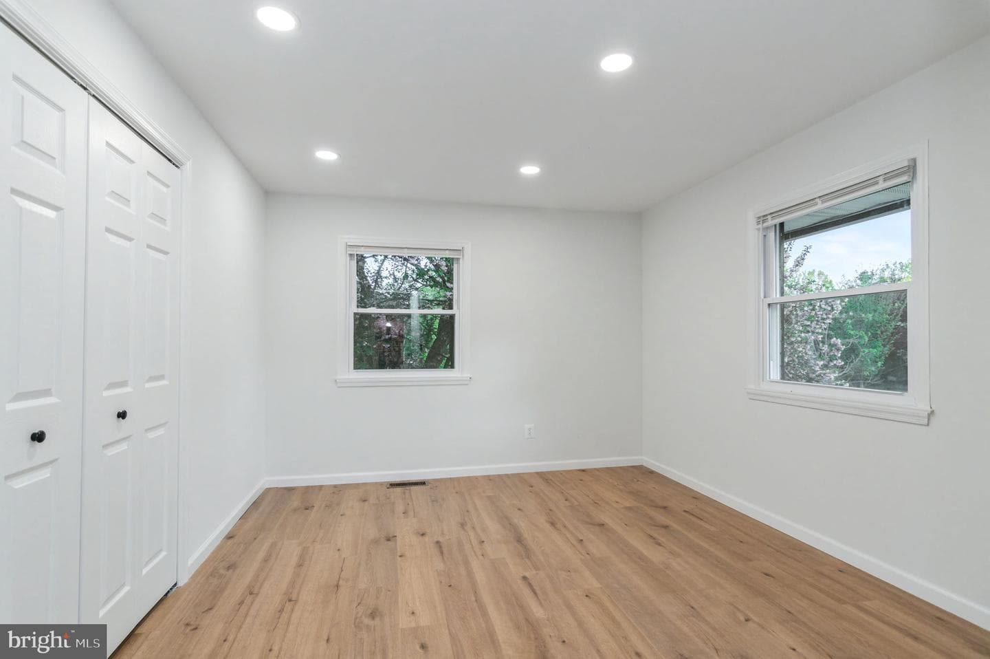10906 Bennington Drive photo 4