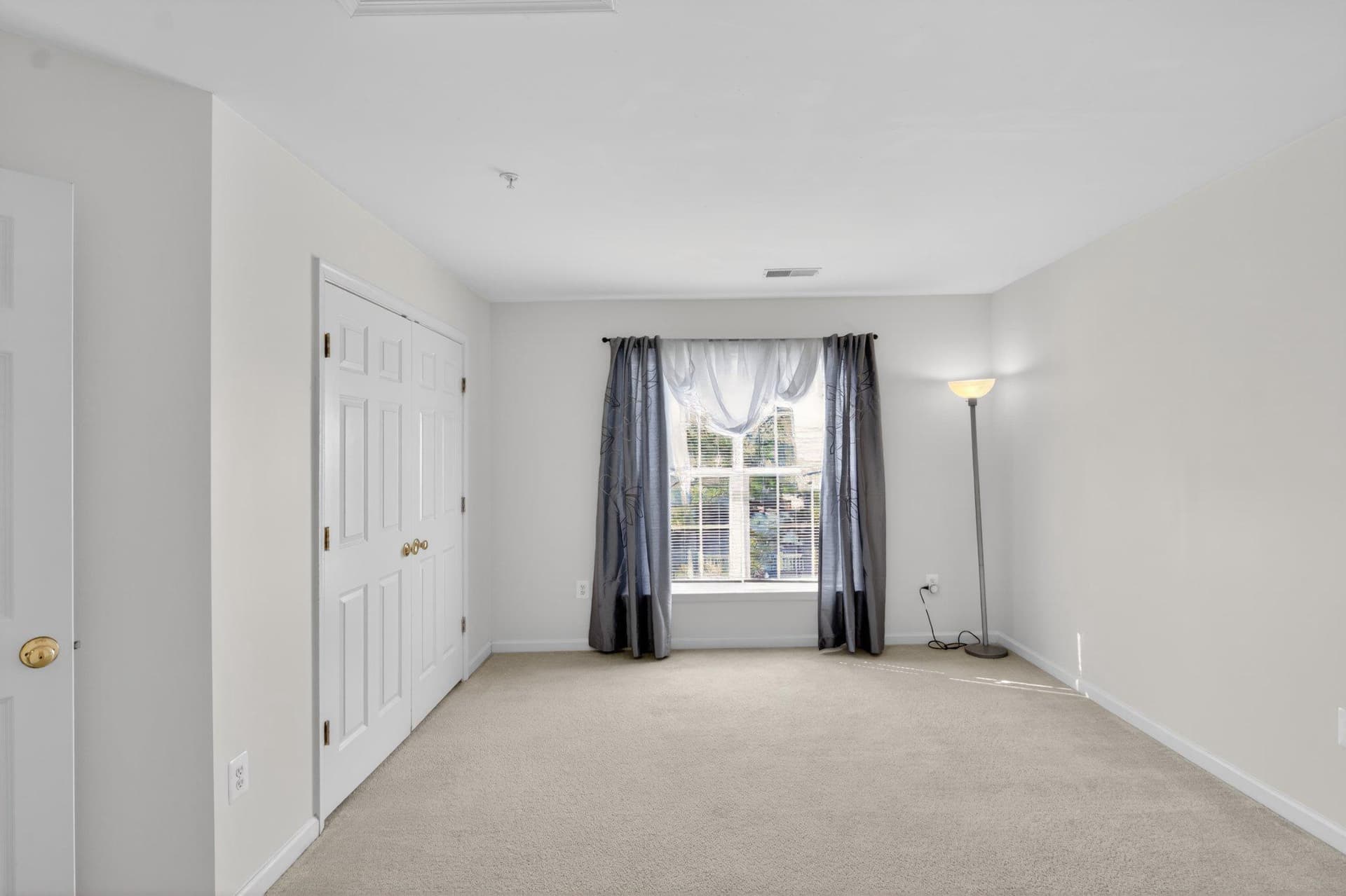 14305 Lightfoot Street photo 46