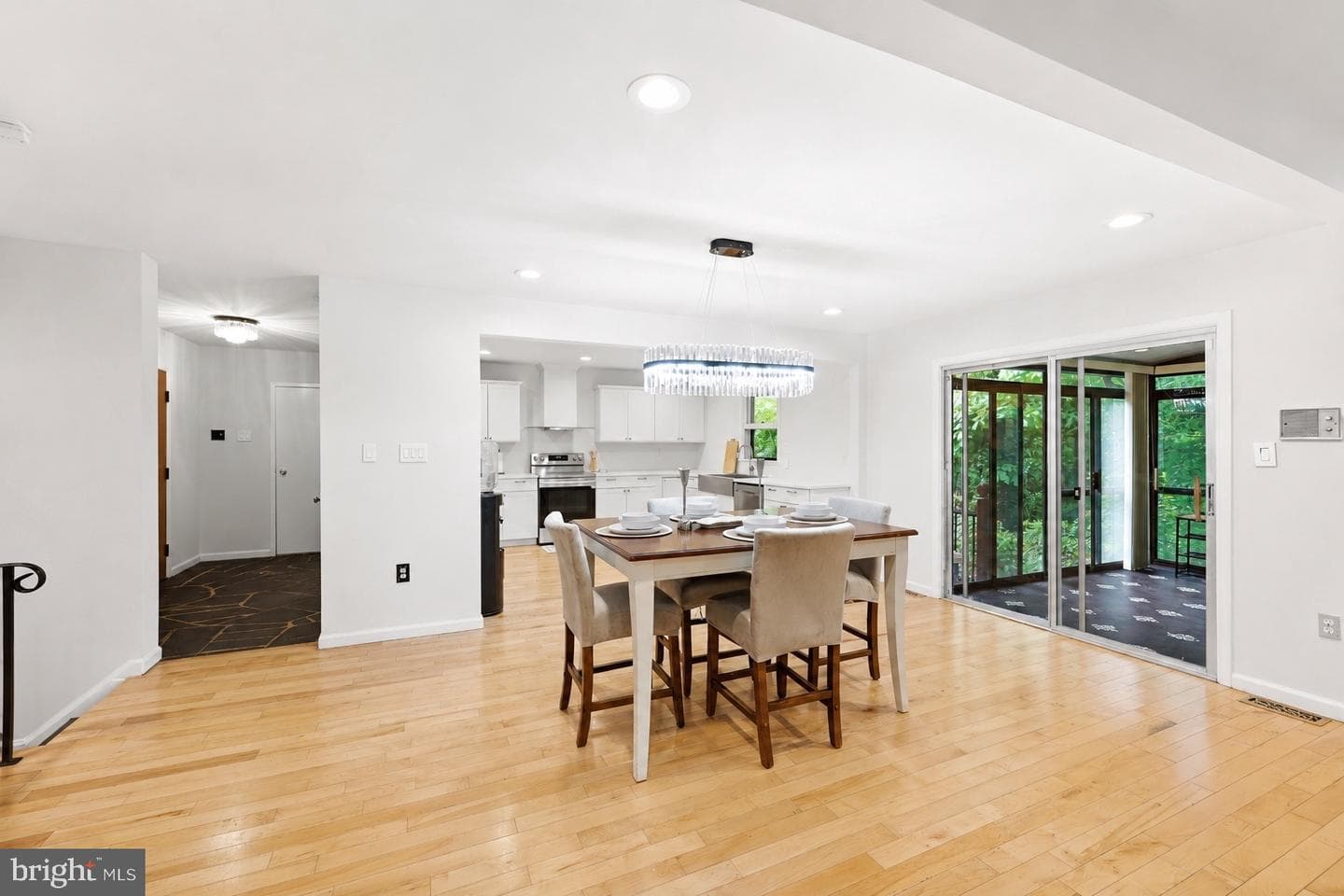 511 Holly Road photo 8